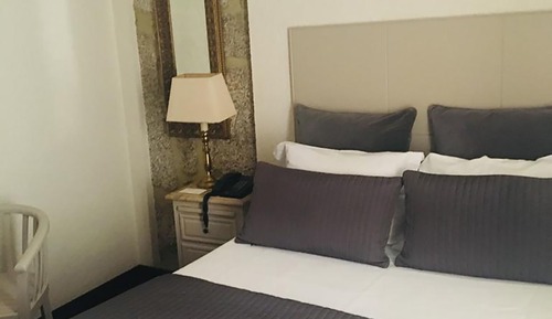 Habitación estándar con 1 cama doble o 2 individuales