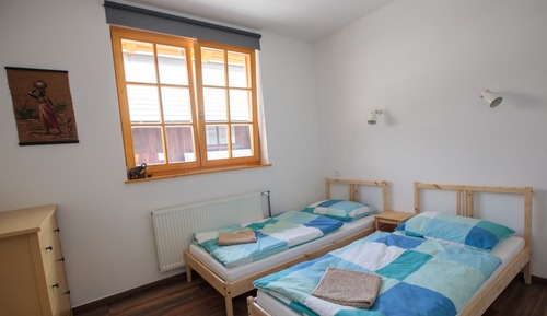 Habitación estándar con 1 cama doble o 2 individuales, vistas a la montaña