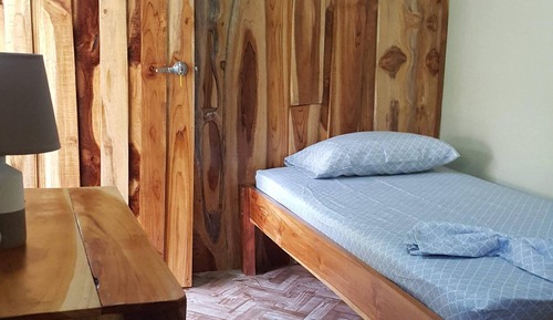 Habitación con 2 camas individuales