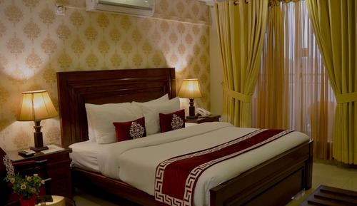 Habitación Club doble, 1 cama de matrimonio grande, vistas a la montaña