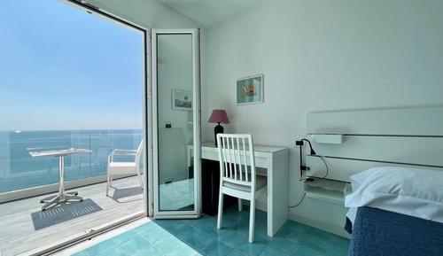 Habitación Deluxe doble, 1 cama de matrimonio grande, vistas al mar