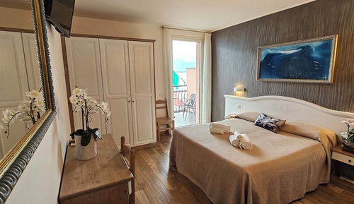 Habitación doble superior, vistas al lago (Queen n.7)
