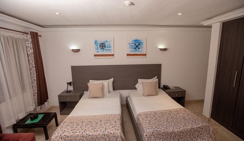 Habitación con 2 camas individuales