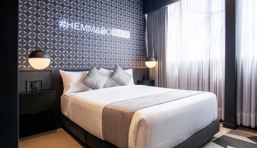 Master Suite Black