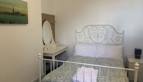 Habitación estándar con 1 cama doble o 2 individuales