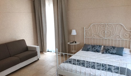 Habitación superior con 1 cama doble o 2 individuales, 1 cama de matrimonio, no fumadores