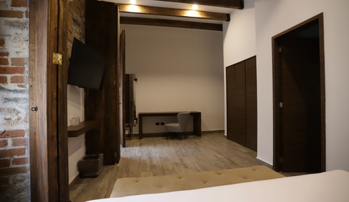 Master Suite King