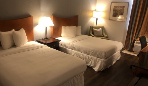Habitación económica doble, 2 camas dobles, no fumadores