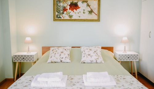 Apartamento panorámico, 1 cama de matrimonio con sofá cama, balcón, vistas a la ciudad