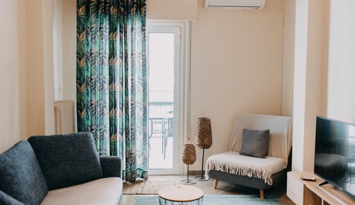 Apartamento panorámico, 1 habitación, balcón, vistas al puerto deportivo