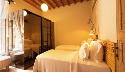 Habitación básica con 1 cama doble o 2 individuales