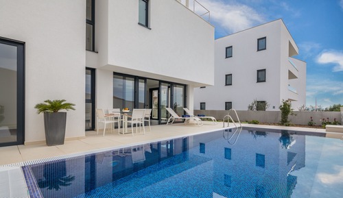 Villa de lujo, vistas al mar (Terza)