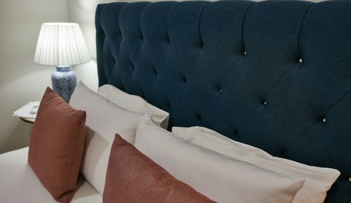 Double Room, 1 Queen Bed (Neutral)