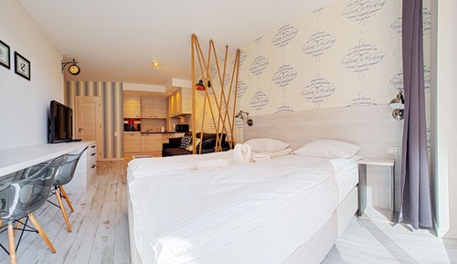 Apartamento, vistas al jardín (90a)