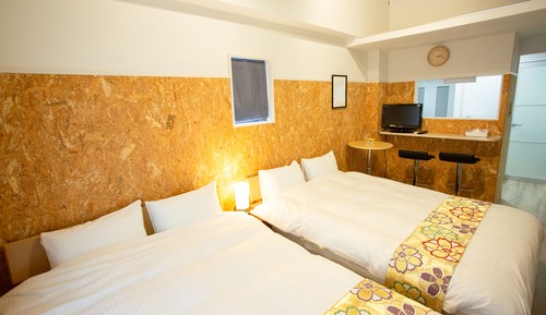 Habitación superior con 1 cama doble o 2 individuales, 2 camas dobles, no fumadores