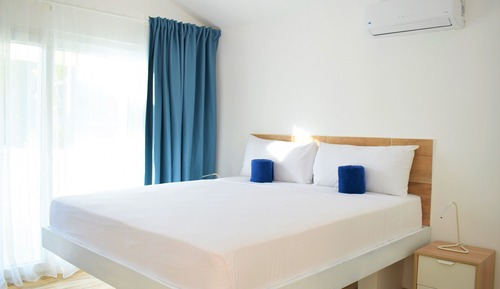 Habitación estándar doble, 1 cama de matrimonio grande, vistas a la piscina