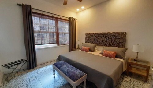Suite estudio clásica, bañera