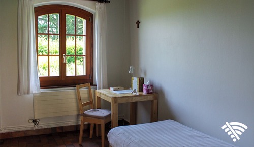 Standard Single Room with Shared Bathroom