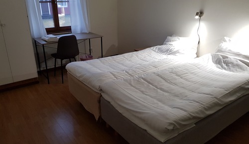Habitación económica con 1 cama doble o 2 individuales, 2 camas individuales, baño compartido