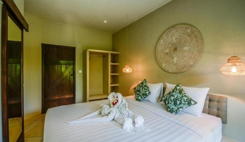 5 Bedrooms and 2 Bathrooms Villa with Private Pool Open and Closed Living Room