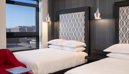 Habitación estándar, 2 camas de matrimonio (Swanky Red QQ)