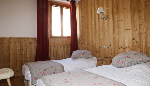 Habitación estándar, 1 cama doble o 2 individuales, vistas a la montaña