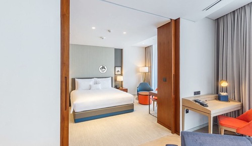 Junior Suite with Pool, Splash Park & Free Shuttle to Shopping Malls