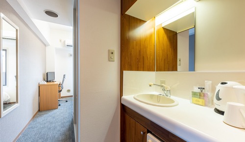 Habitación individual, no fumadores (Unable to check-in after 9:30 pm)