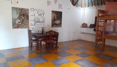 Dormitorio compartido básico, dormitorio mixto