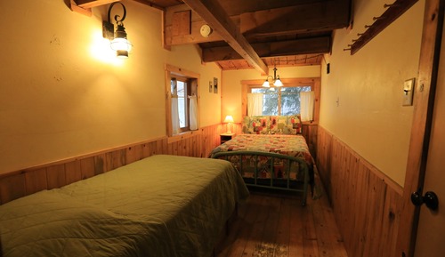Cabaña, 2 habitaciones, baño privado (Bear Cabin)