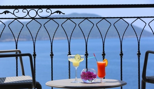 Deluxe Room with Sea View & Jacuzzi