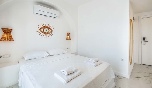 Premium Room with Sea View & Jacuzzi