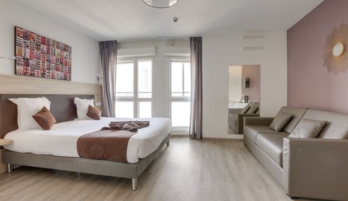 Estudio superior, 1 cama de matrimonio grande con sofá cama
