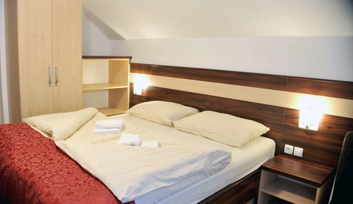 Habitación triple clásica, frigorífico