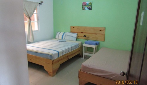 Habitación doble de uso individual, junto a la piscina