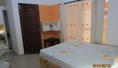 Habitación Confort doble, 1 cama de matrimonio, junto a la piscina
