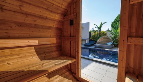 Villa Royal, no fumadores (Poolside BBQ)