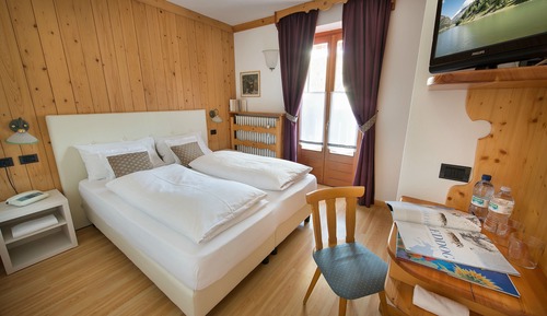 Habitación estándar con 1 cama doble o 2 individuales