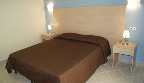 Habitación Deluxe con 1 cama doble o 2 individuales, planta baja