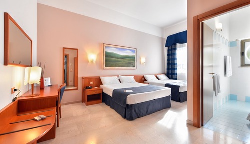 Habitación cuádruple Confort