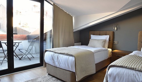 Habitación económica con 1 cama doble o 2 individuales, balcón