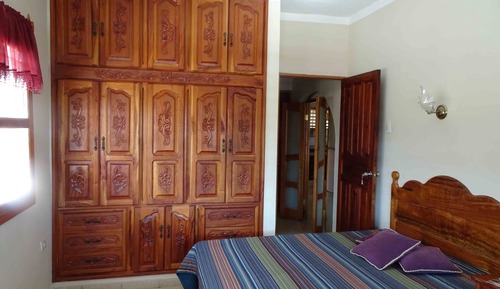 Habitación básica con 1 cama doble o 2 individuales