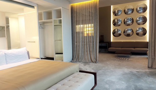 Suite ( Edge)
