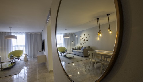 Apartamento presidencial, 2 habitaciones, vistas parciales al mar, frente a la playa