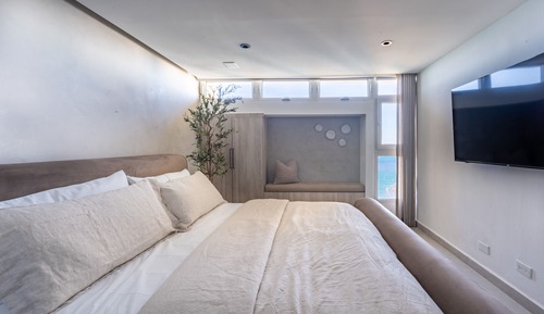 Apartamento exclusivo, 2 habitaciones, vistas al mar, en esquina