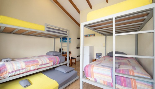 Habitación cuádruple estándar, accesible para personas con discapacidad, baño privado