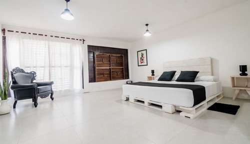 Studio, Ground Floor