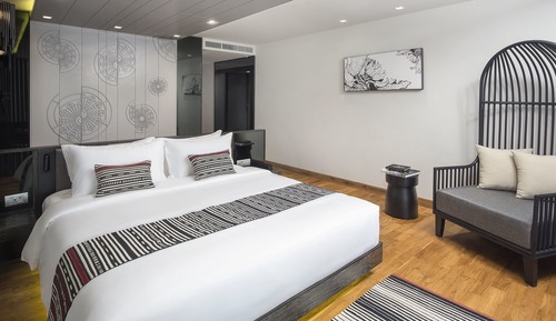 Pool Suite