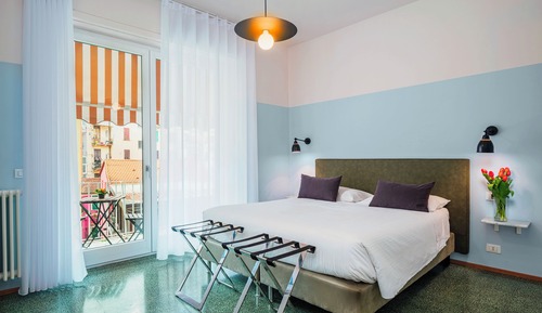 Habitación Confort con 1 cama doble o 2 individuales, balcón