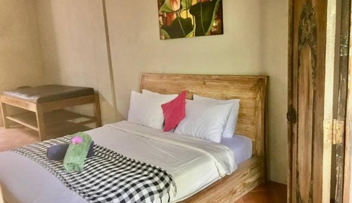 Suite, bañera, vistas al jardín